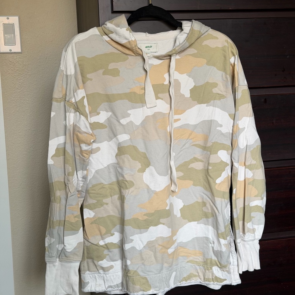 aerie Women’s Camo Crewneck Hoodie - Beige, White, Olive